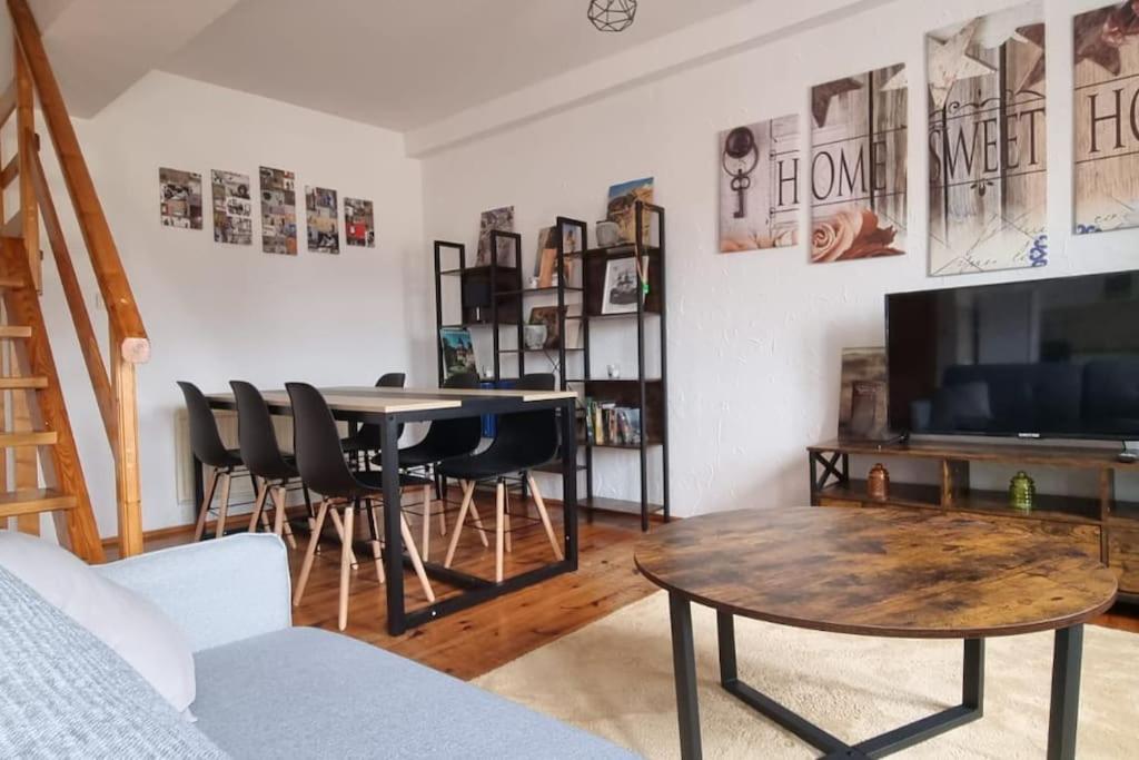 Cosy Triplex 3 Chambres Pont-de-l'Arche Luaran gambar
